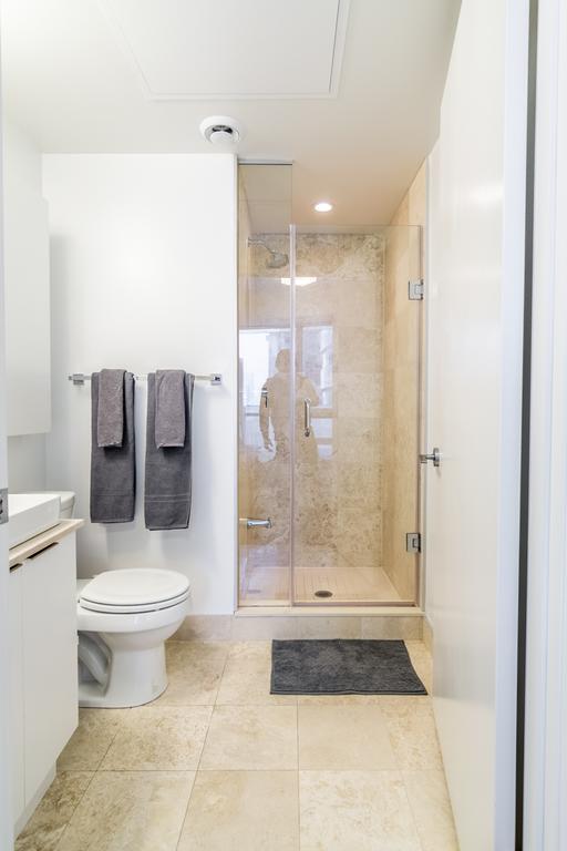 Aoc Suites - Two Bedroom Condo - City/Cn Tower View * Toronto