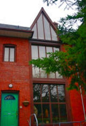 Alan Gardens 2*