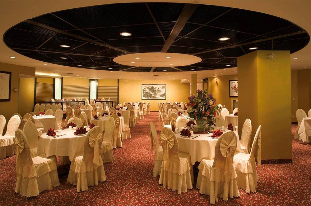 Hotel Delta By Marriott Airport & Conference Centre 4*