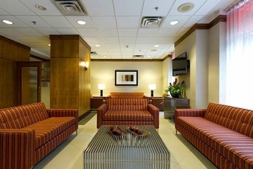 Hotel Hampton & By Hilton Downtown Toronto