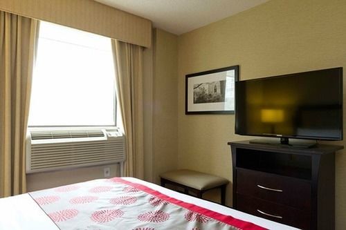 Hampton & By Hilton Downtown Hotel