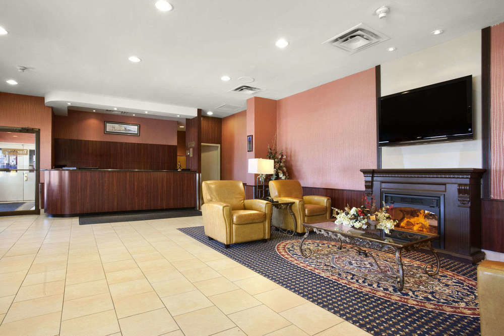 Travelodge By Wyndham East Hotel Toronto