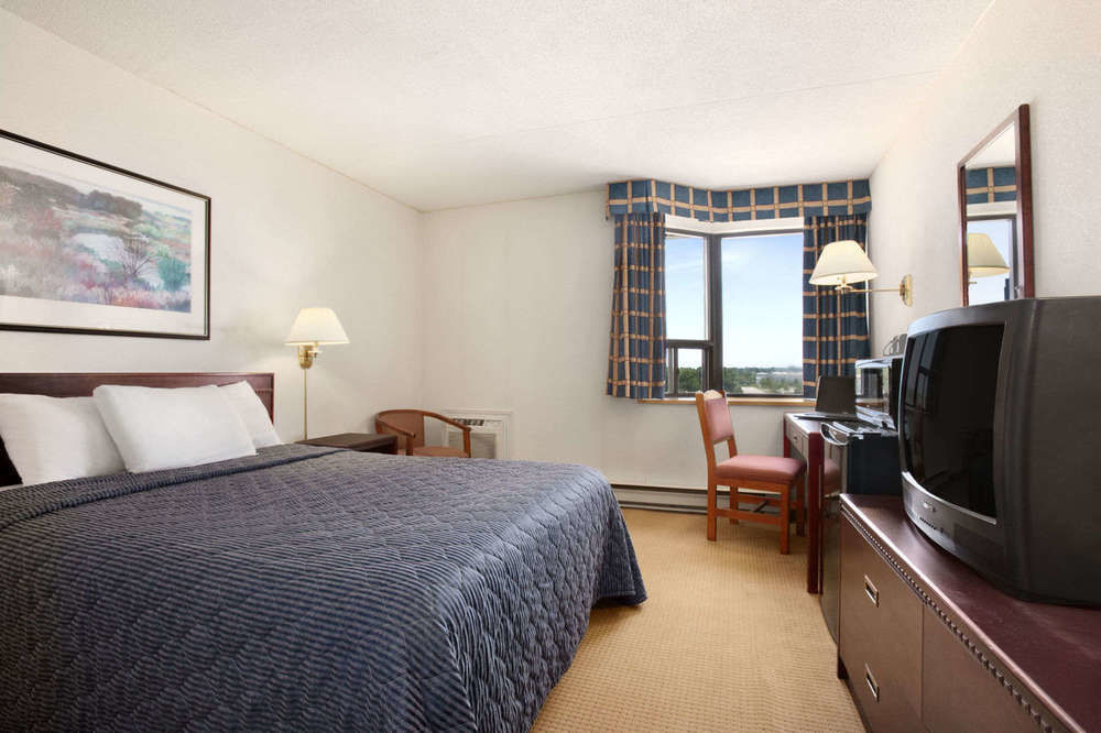 Travelodge By Wyndham East Hotel 2*