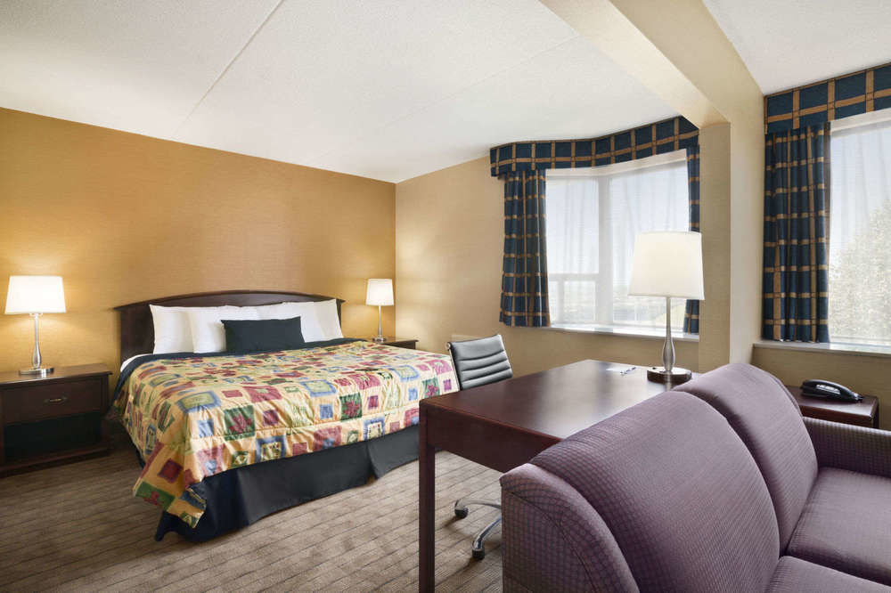 Travelodge By Wyndham East