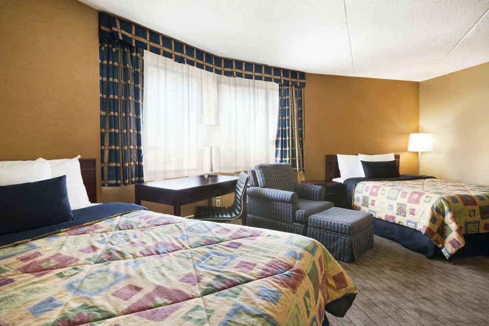 Travelodge By Wyndham East 2* Toronto