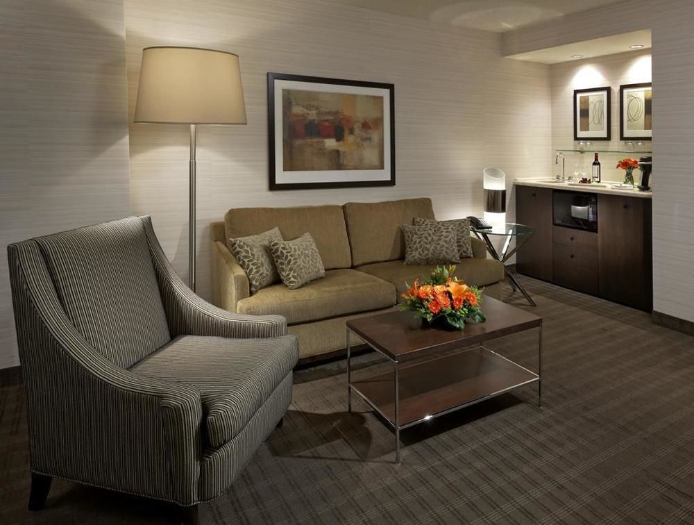 Cambridge Hotel 4*