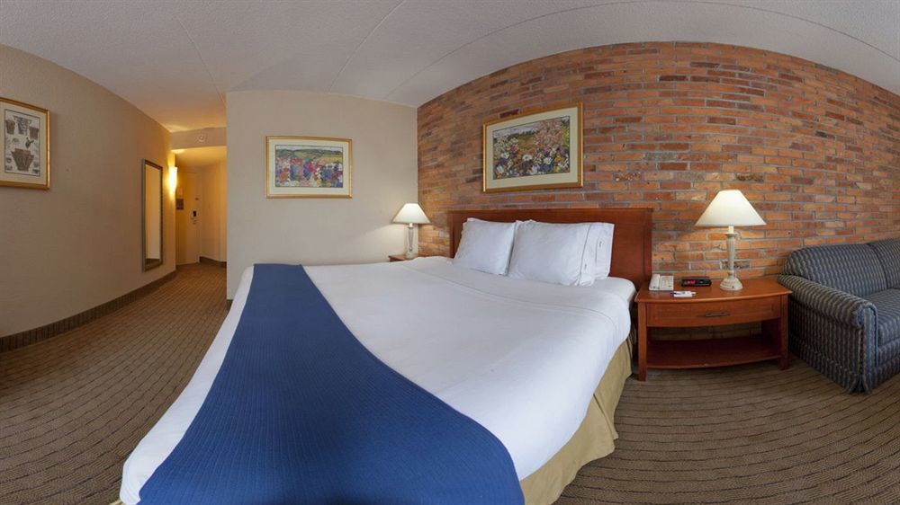 Express East, An Ihg Hotel Toronto