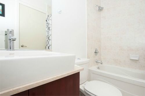 E.s.i Furnished At The Acc