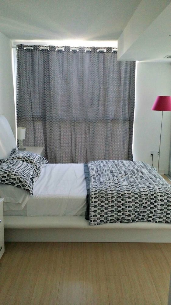 Pelicanstay In Entertainment District Apartment