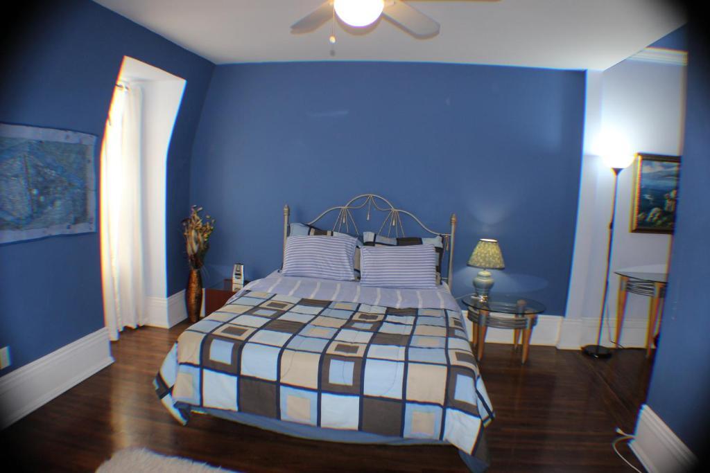 Guest house Comfy & Toronto