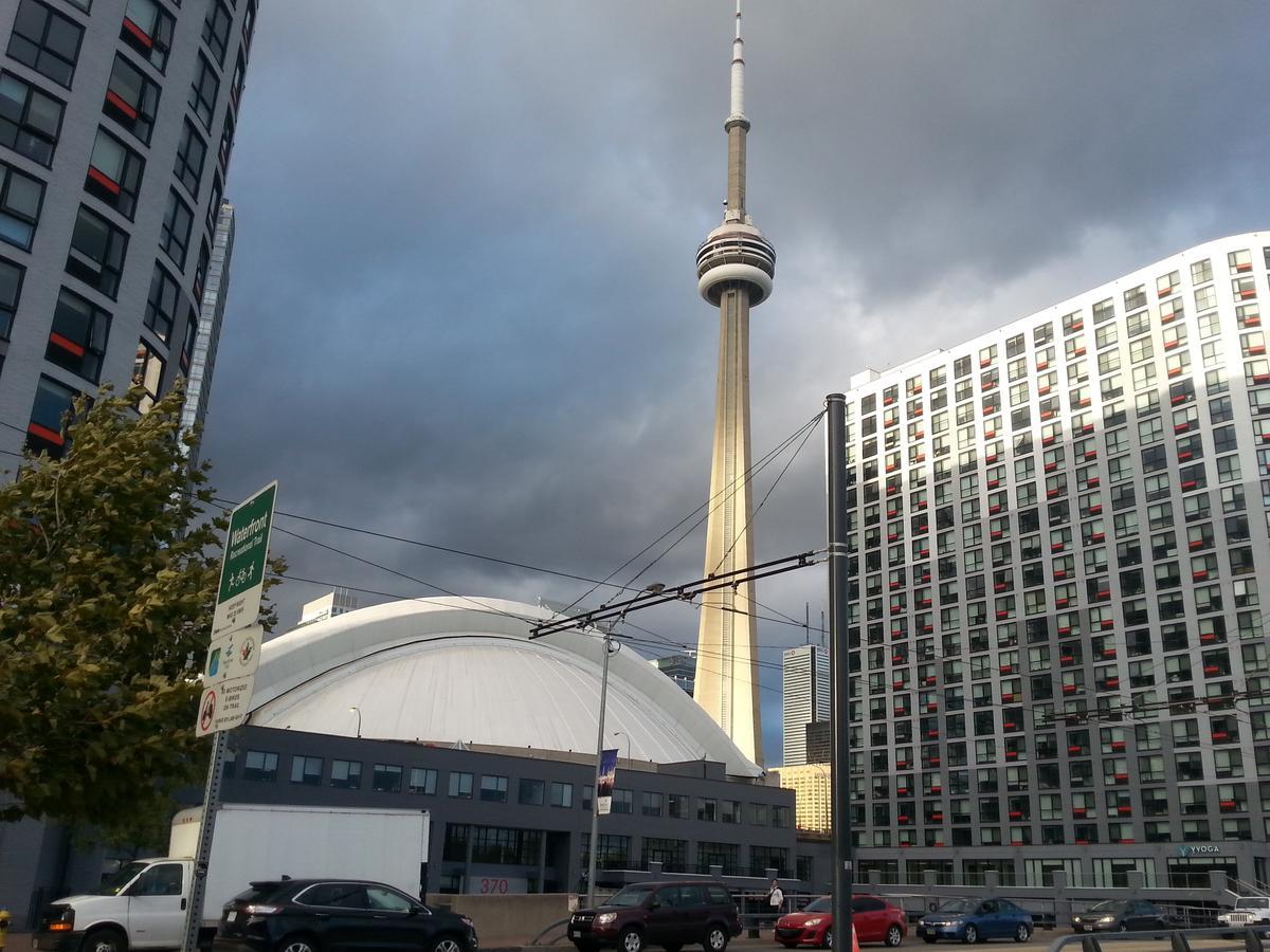 Overlooking Cn Tower, Rogers, Islands Apartment *