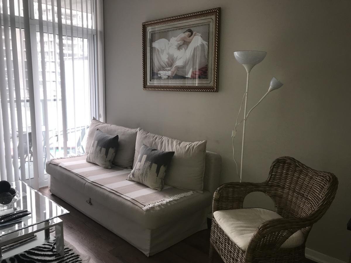 Luxure Dt Loft-style Apartment Toronto