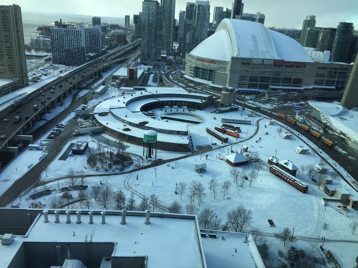 Overlooking Cn Tower, Rogers, Islands