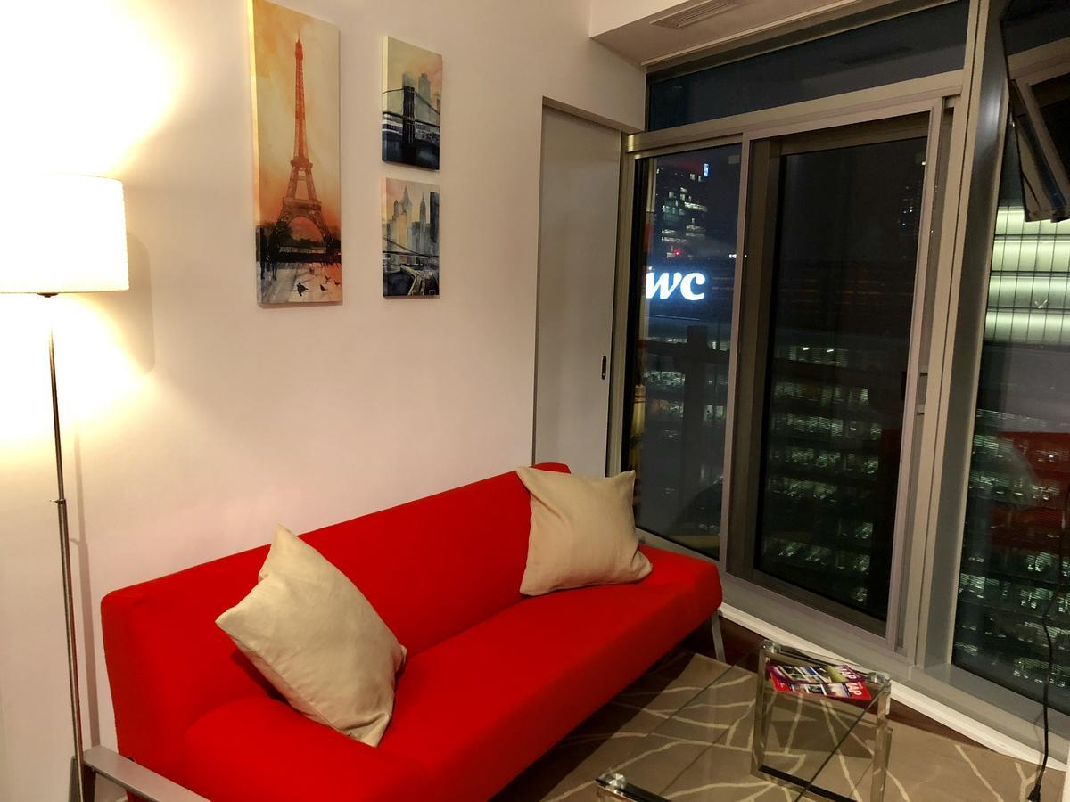 Simply Comfort. Gorgeous Downtown Toronto