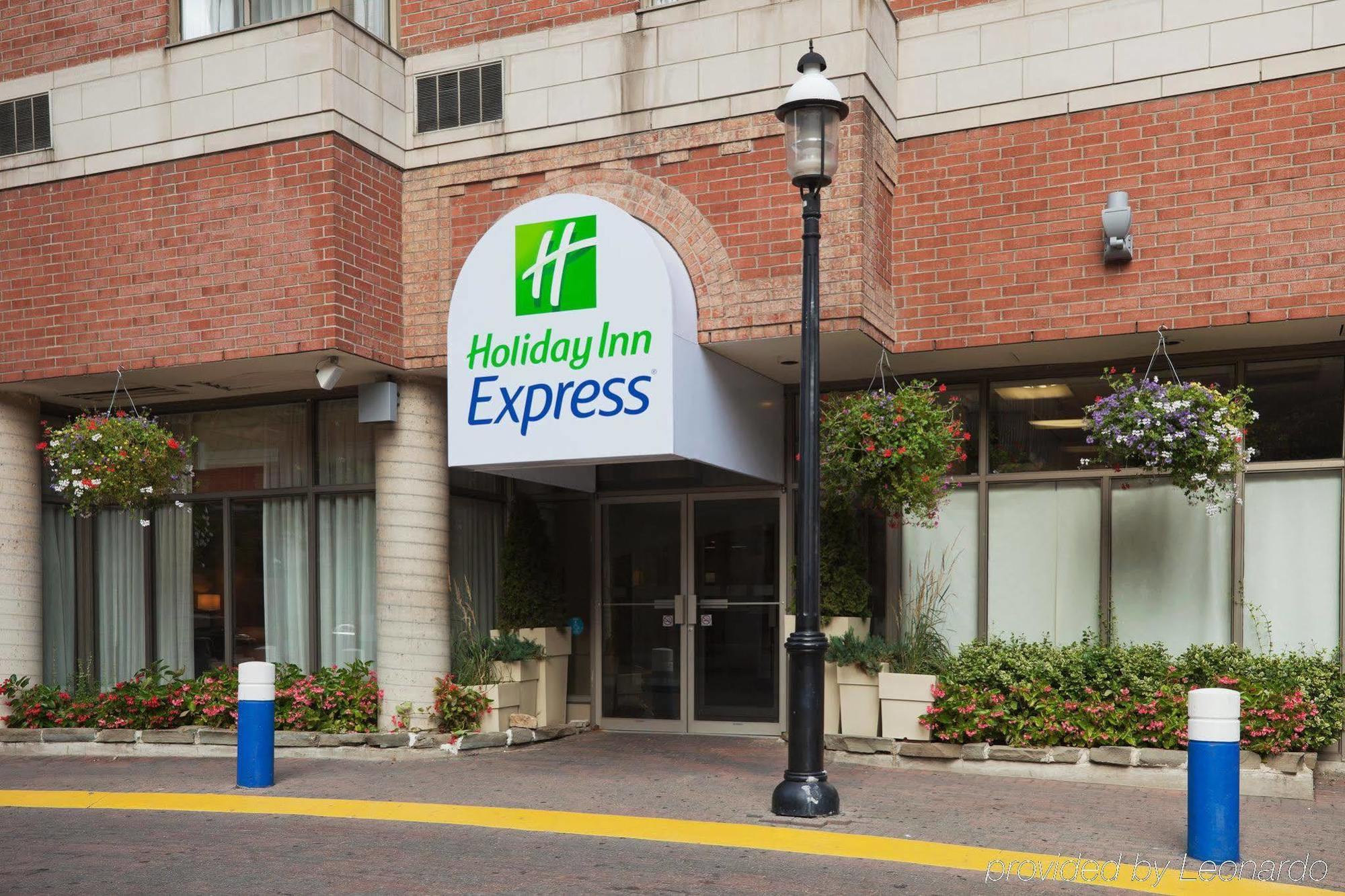 Express Downtown By Ihg Hotel Toronto