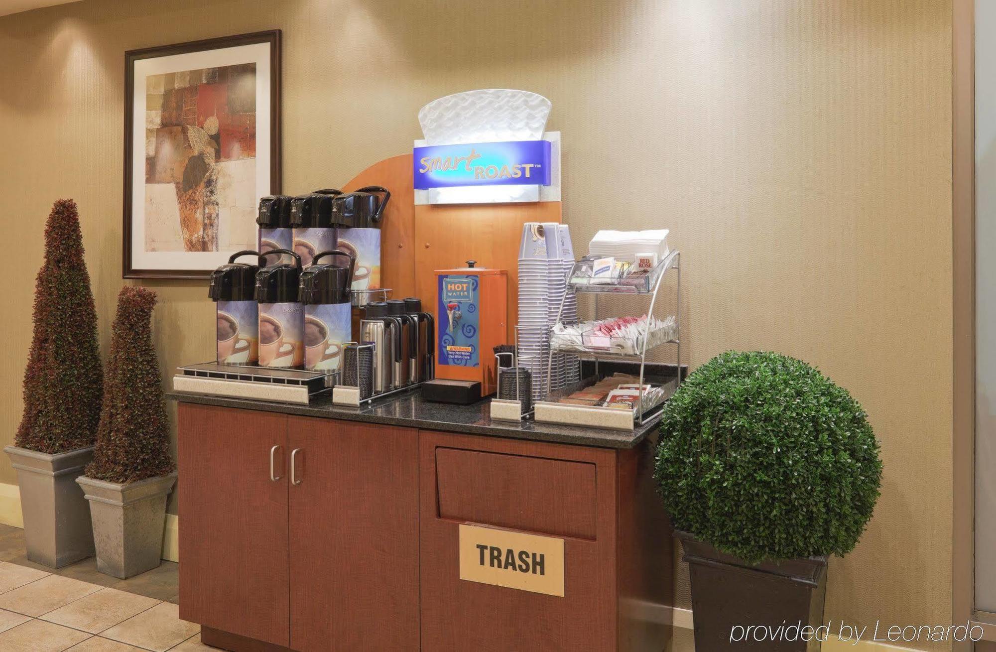 Hotel Express Downtown By Ihg Toronto