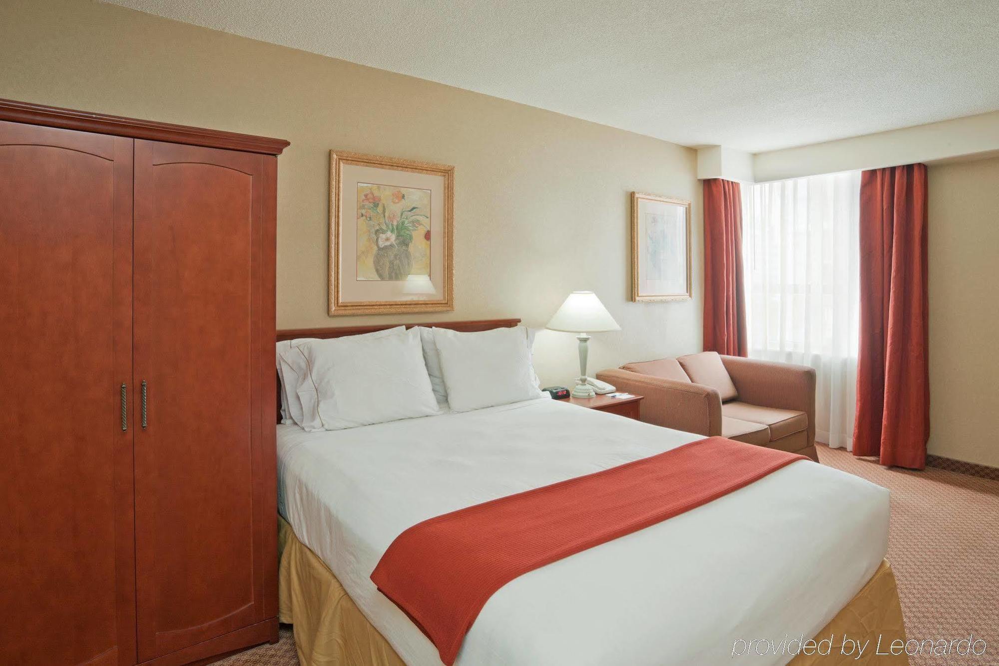 Express Downtown By Ihg Hotel Toronto