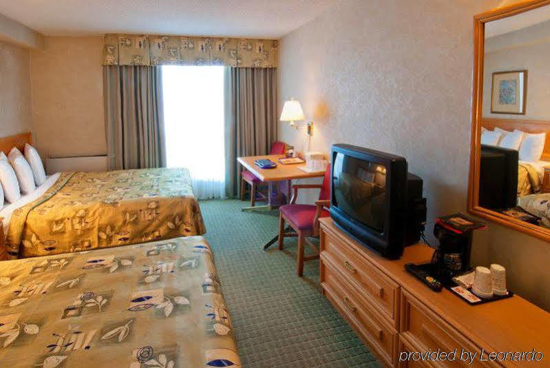 Four Points By Sheraton Airport East 3* Toronto