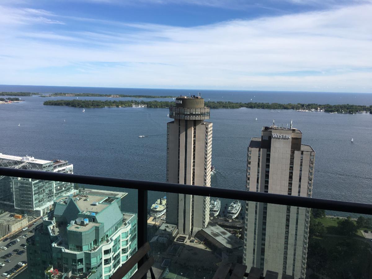 Harbour Castle And Suites 4*