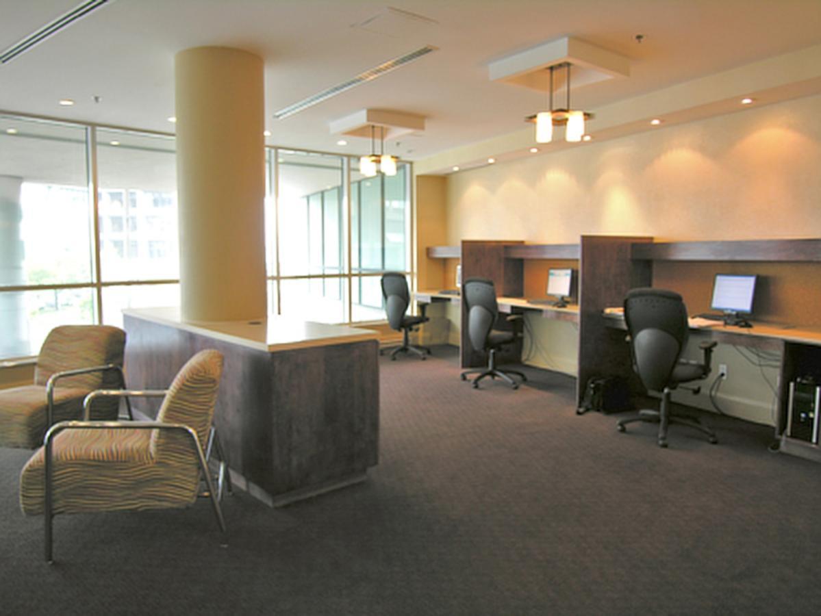 Harbour Castle And Suites Aparthotel 4*