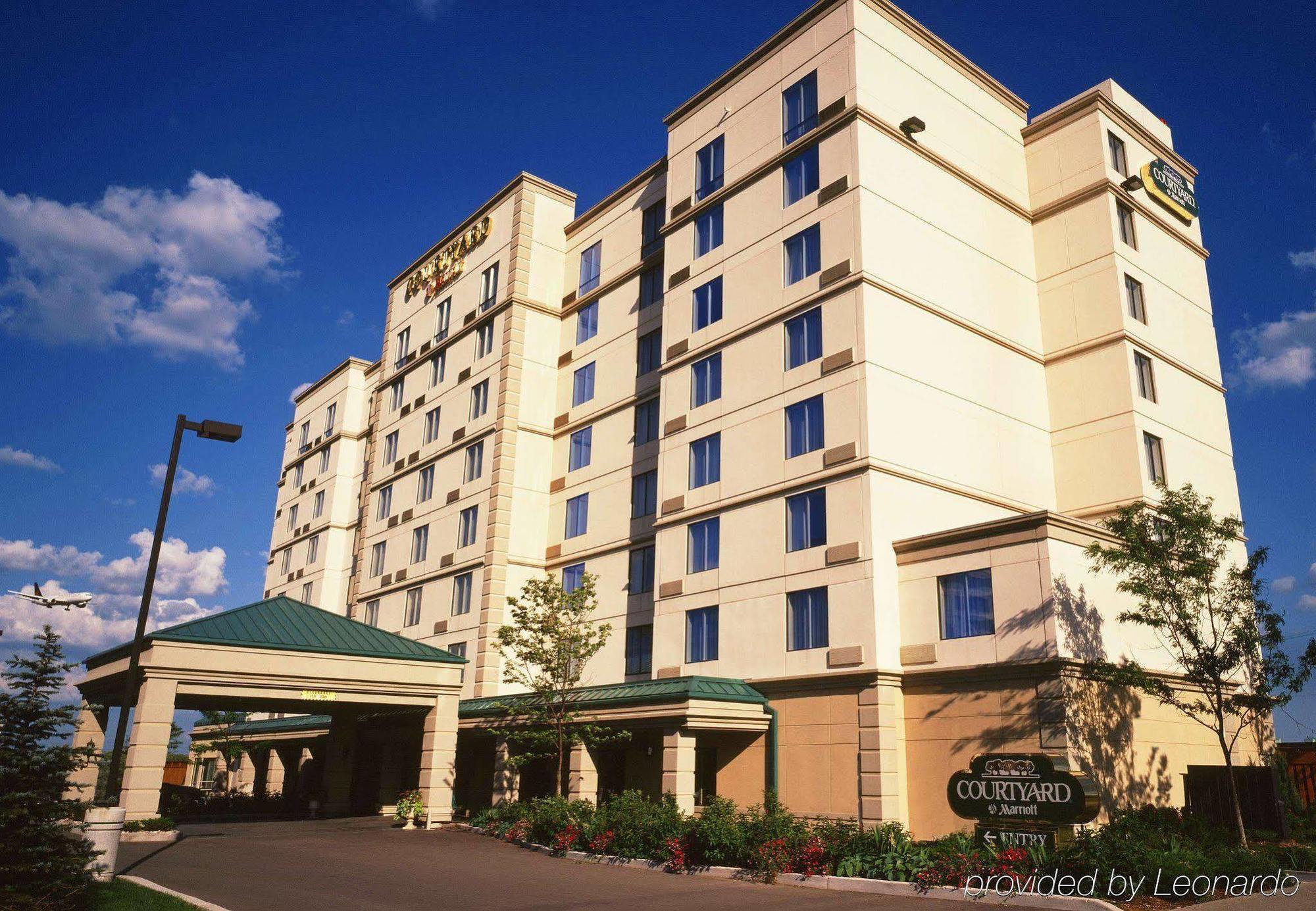 Hotel Courtyard By Marriott Airport 3*