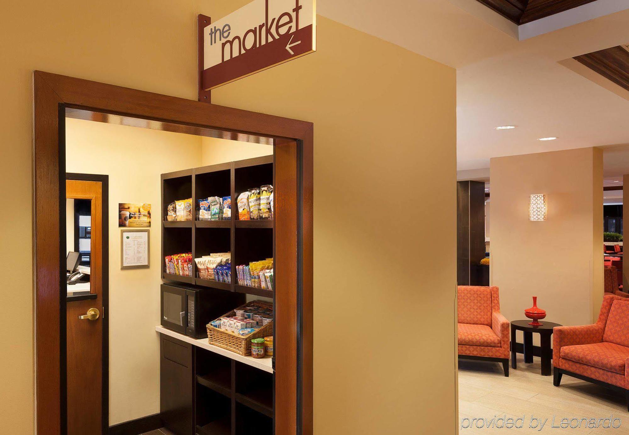 Courtyard By Marriott Airport 3*