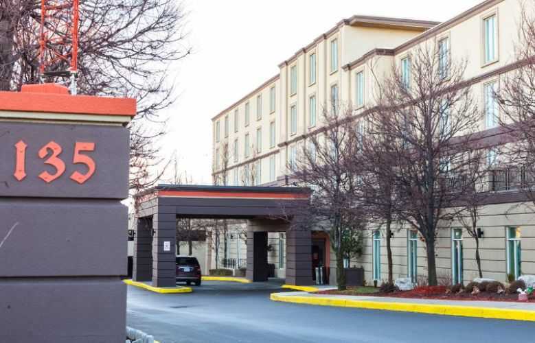 Hotel Indigo Airport 3*
