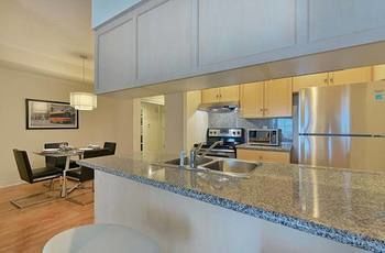 Luxury - Qwest Apartment