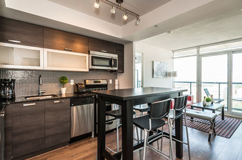 Apartment Soho 2 Bed | 2 Bath Cn Tower View