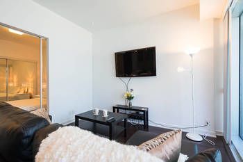 New One Bedroom Downtown-cn Tower Hotel
