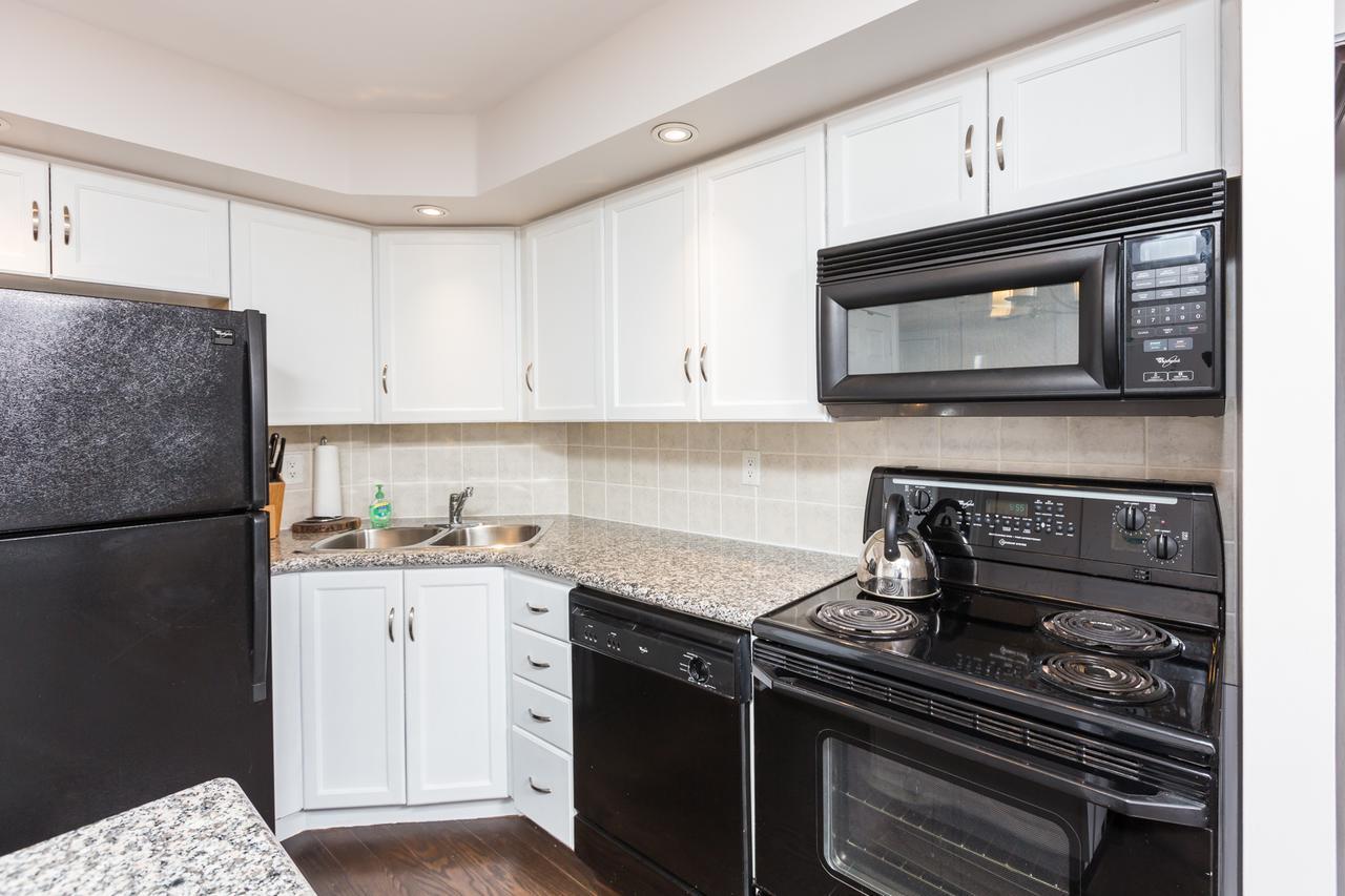 Applewood - 1 Bdrm Wellington West Toronto