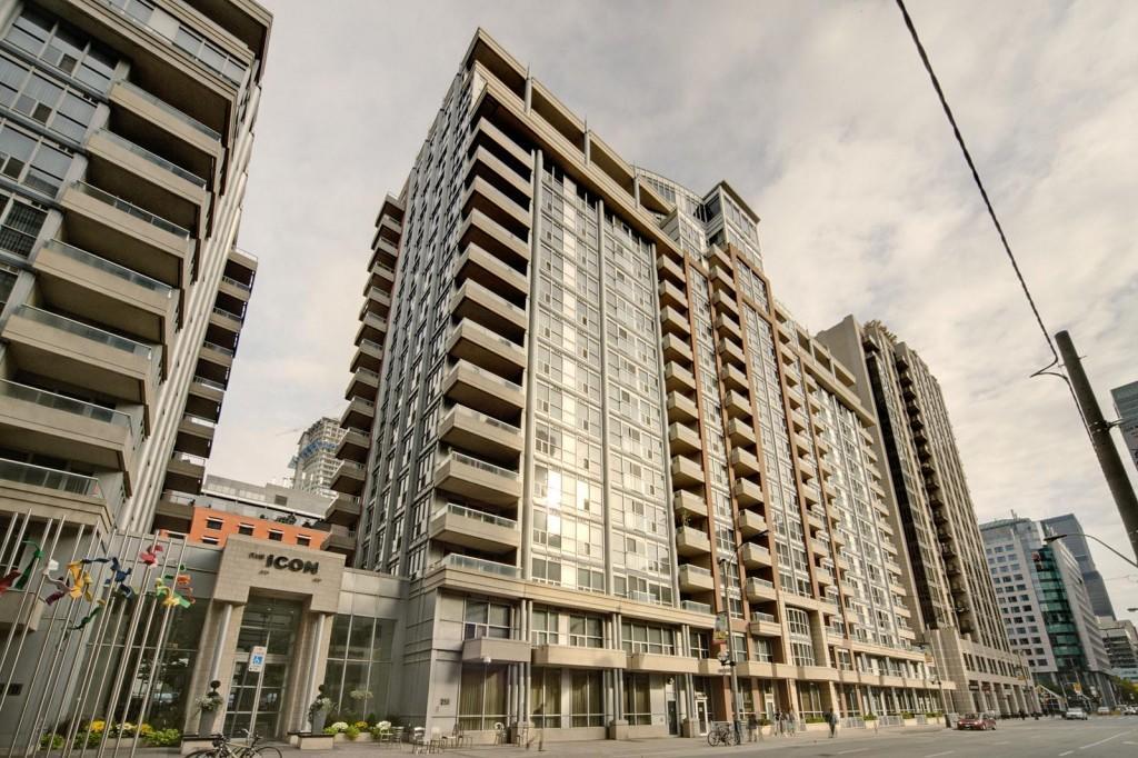 Applewood - 1 Bdrm Wellington West Apartment Toronto