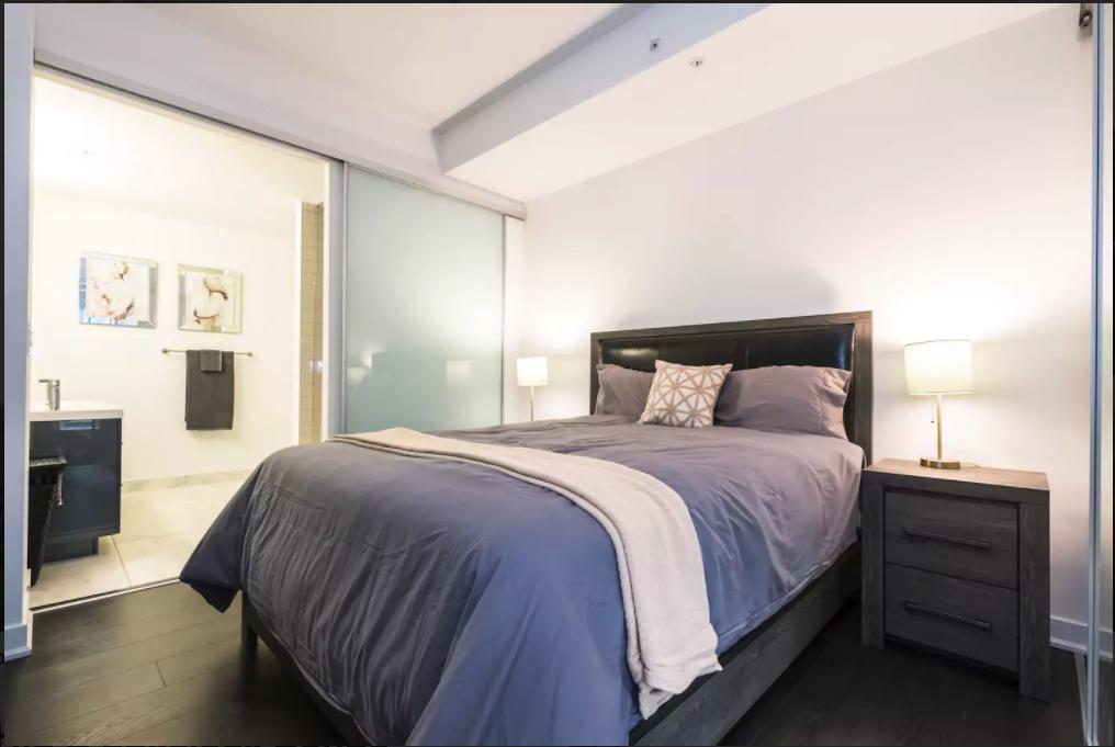 30 Nelson Street Apartment Toronto