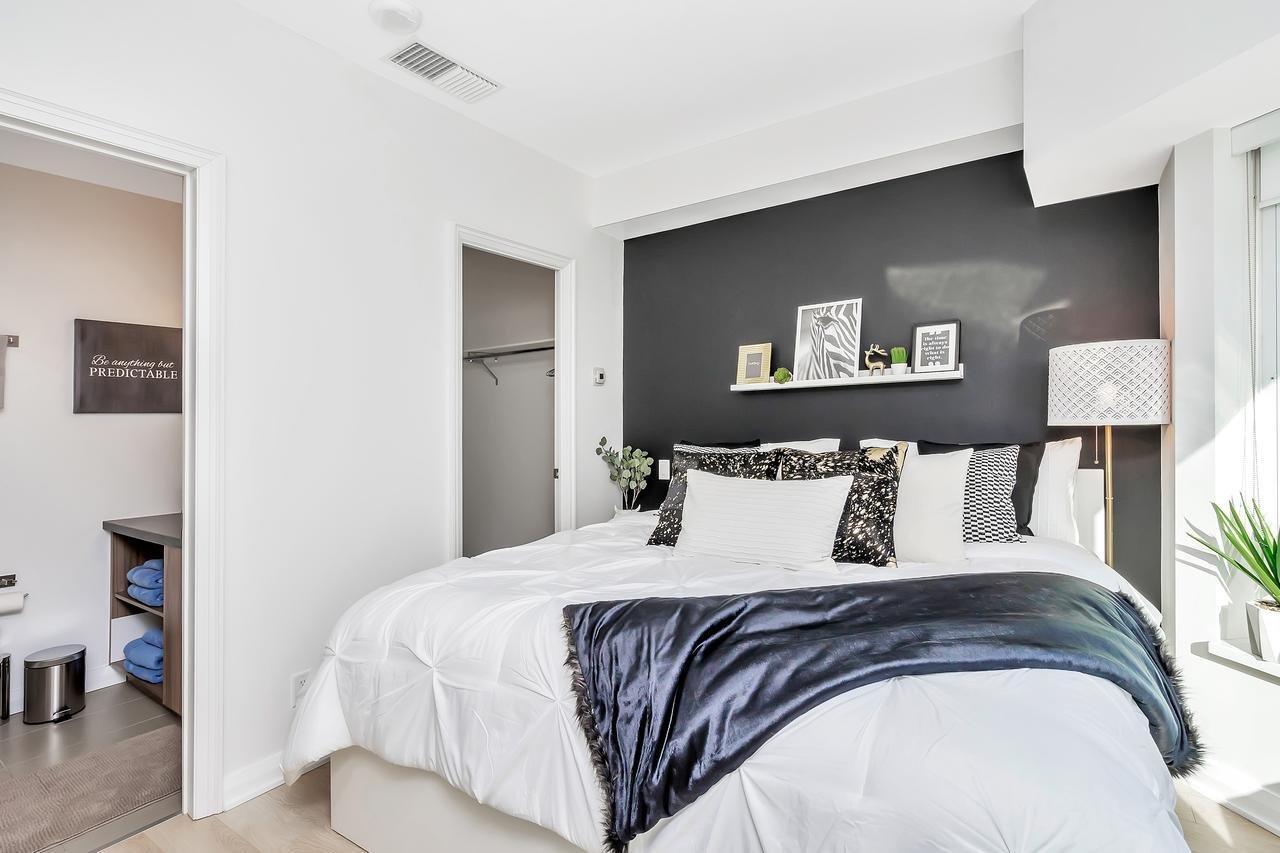 Classic & Trendy Yorkville *