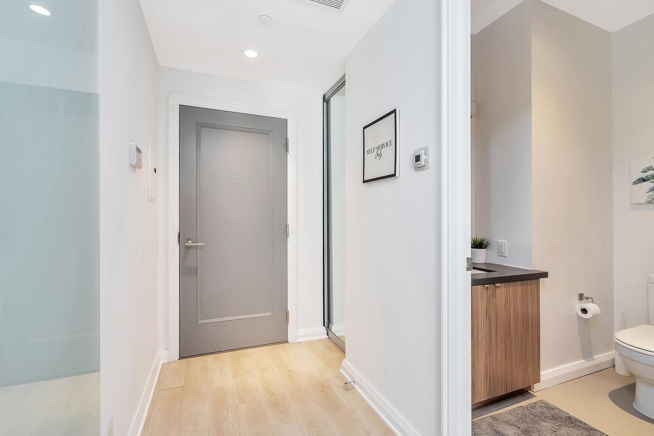Classic & Trendy Yorkville *