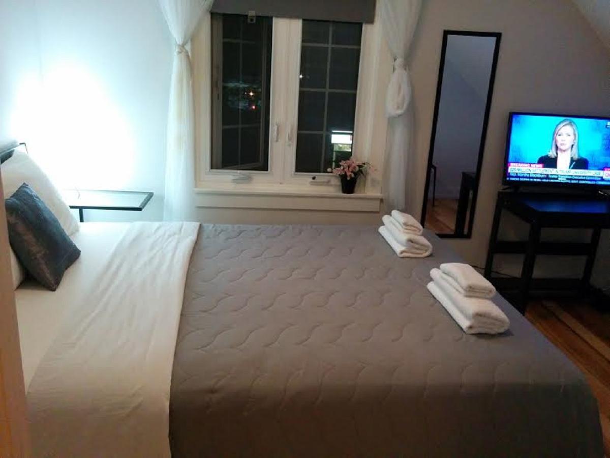The Parkway Place 2*