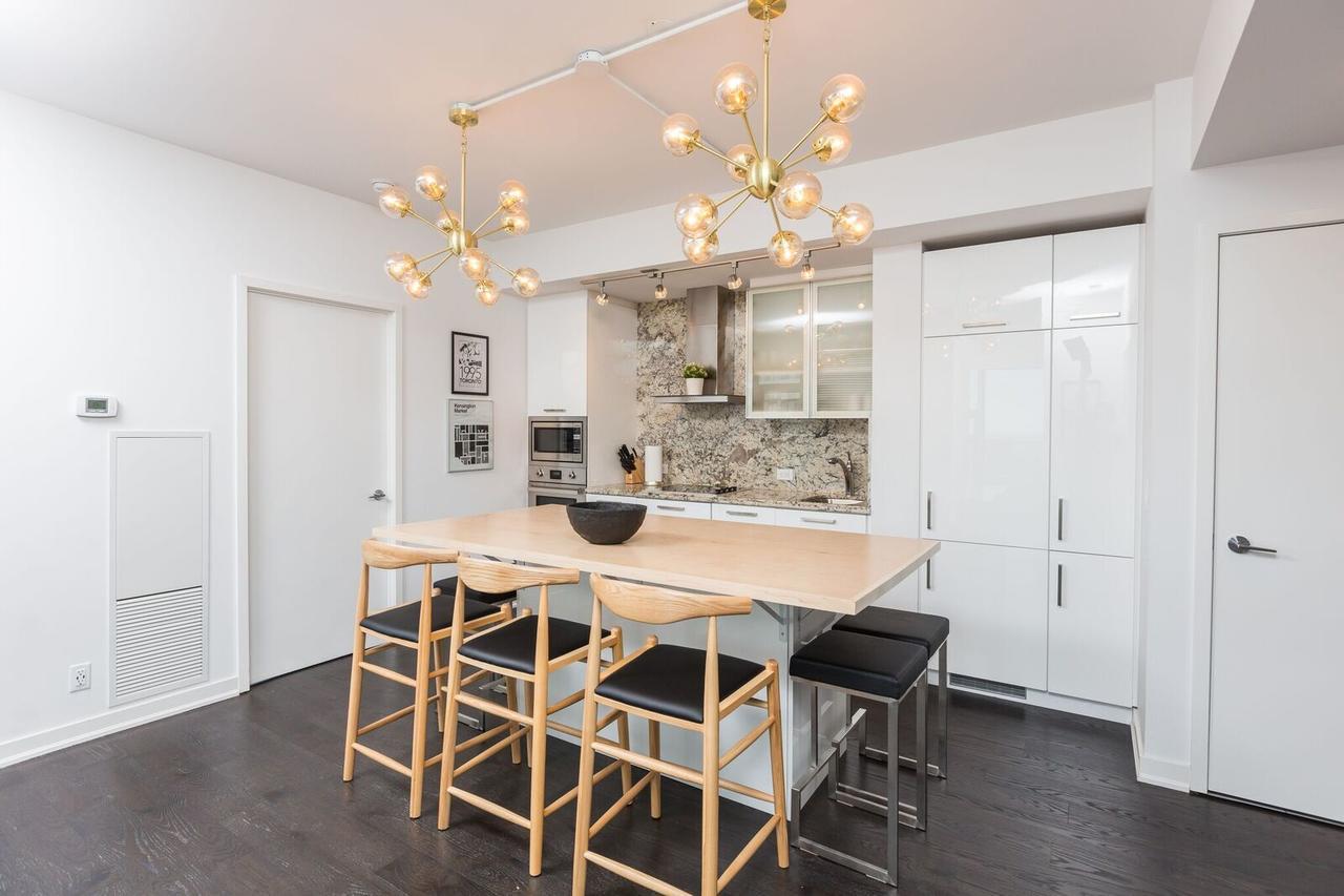 Applewood - 3 Bdrm Luxury Lakeview Toronto