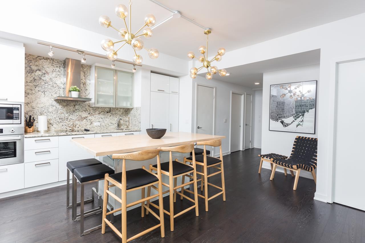 Apartment Applewood - 3 Bdrm Luxury Lakeview
