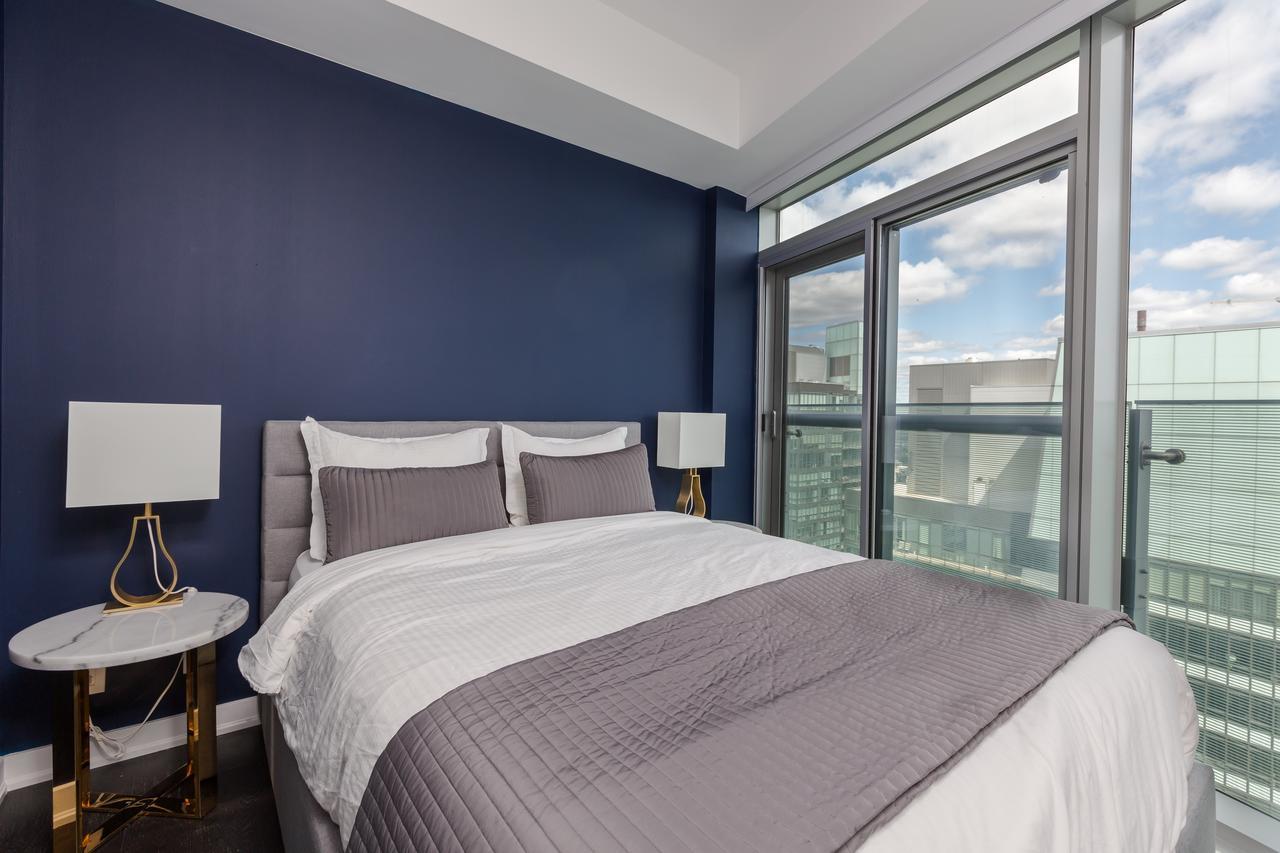 Applewood - 3 Bdrm Luxury Lakeview Toronto