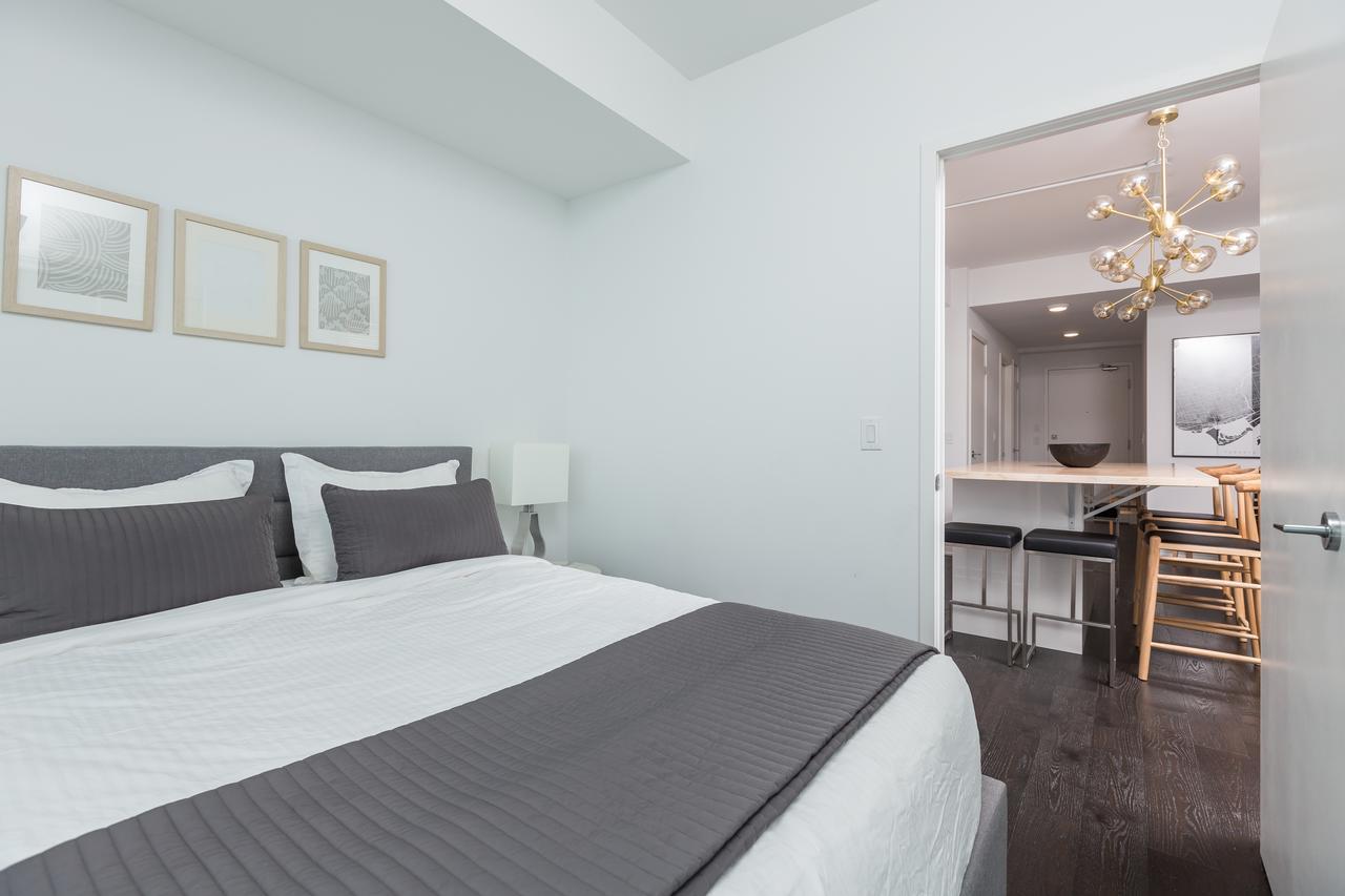 Apartment Applewood - 3 Bdrm Luxury Lakeview *