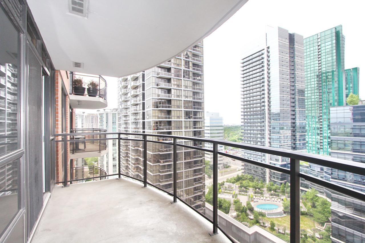 Pelicanstay At Yonge & Sheppard North York *