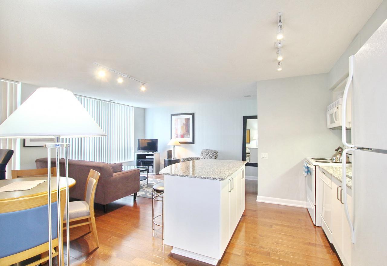Pelicanstay At Yonge & Sheppard North York Apartment *