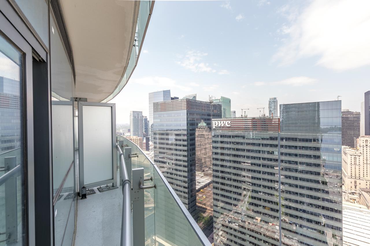 Simply Comfort. Gorgeous Downtown Toronto