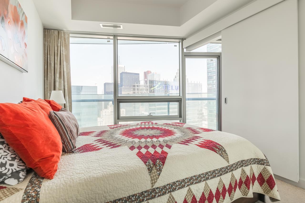 Simply Comfort. Gorgeous Downtown Toronto