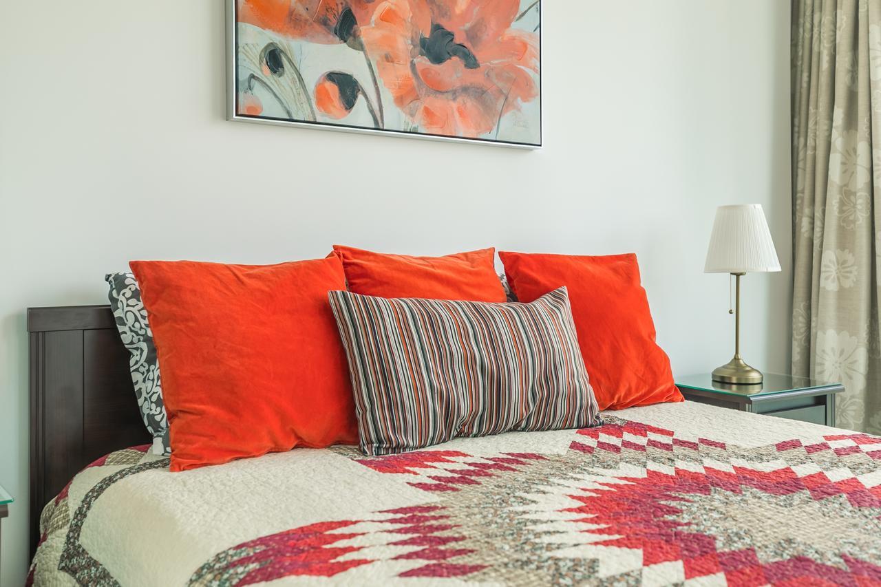Simply Comfort. Gorgeous Downtown Apartment
