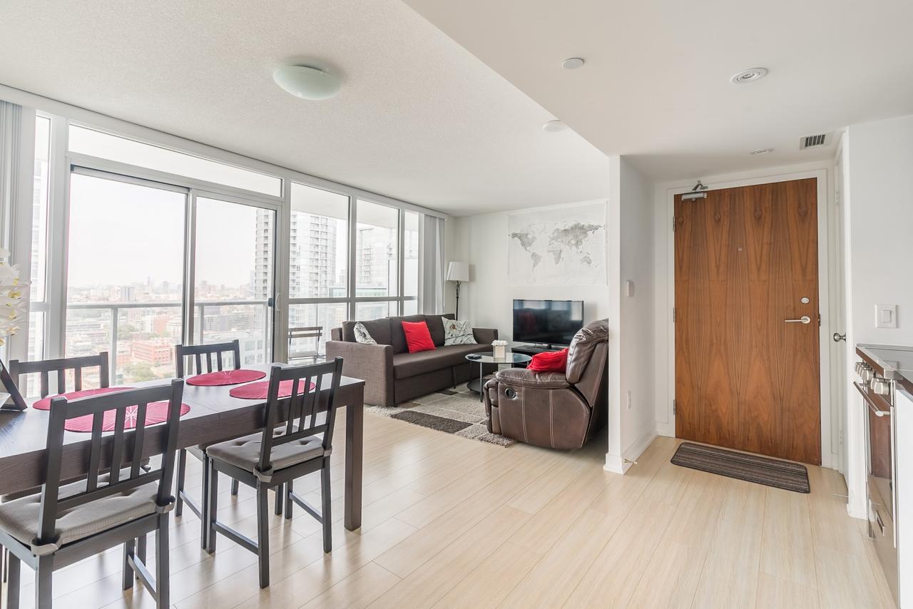 Apartment Simply Comfort. Amazing Downtown Toronto