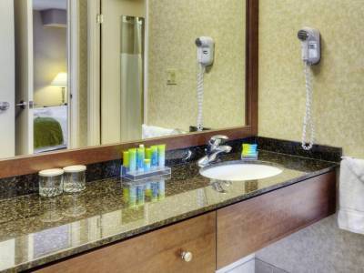 Radisson Airport