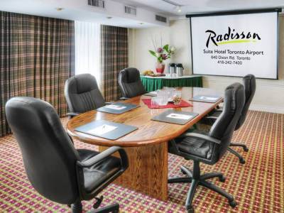Radisson Airport Hotel 3*