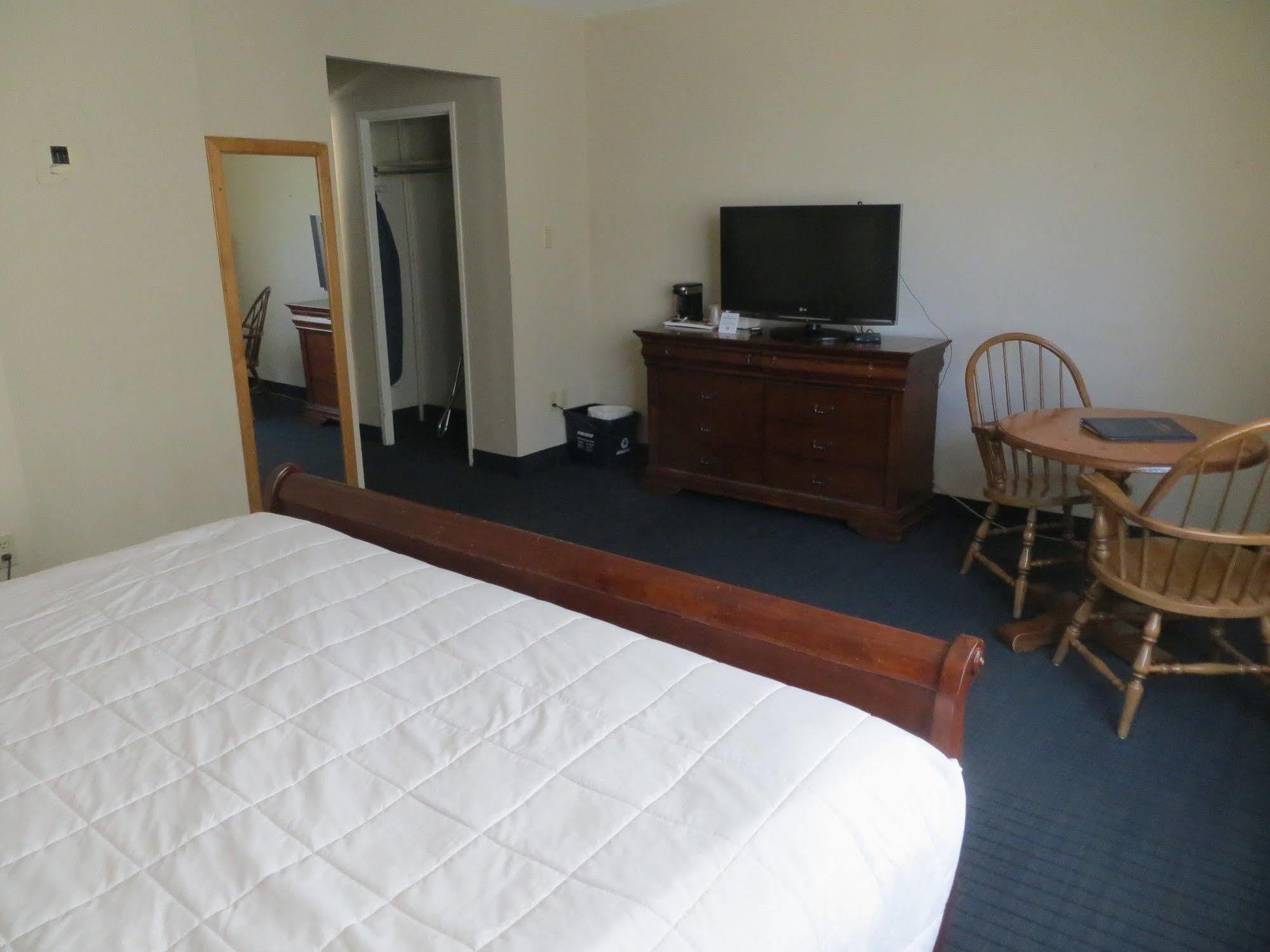 89 Yorkville Hotel 2*