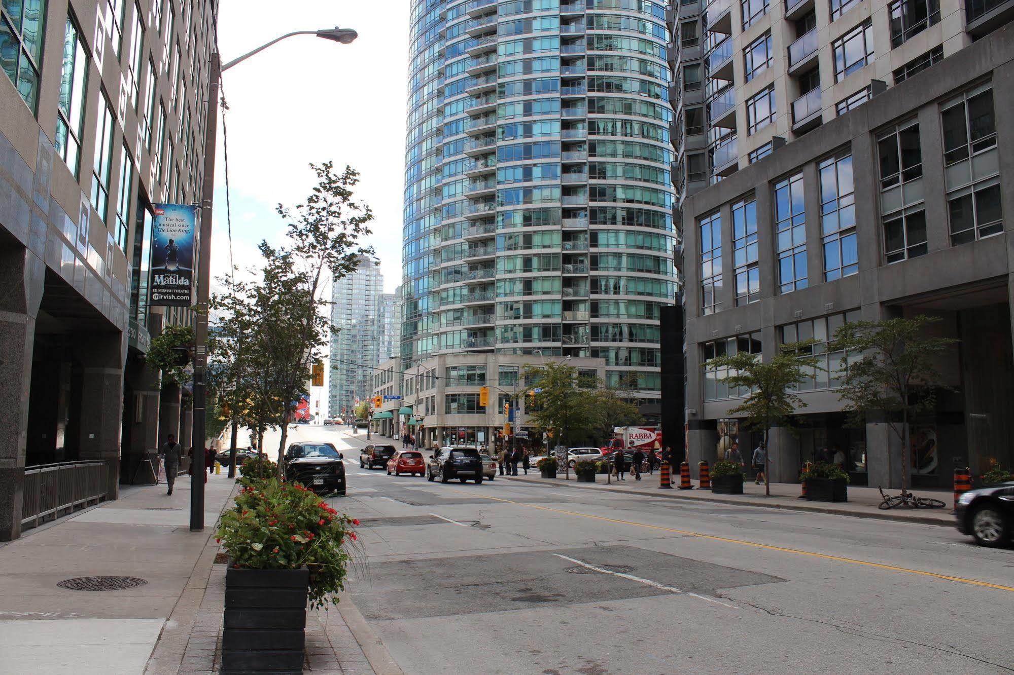 Apartment Park - Element Toronto